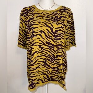 LOGO- Lori Goldstein Crew Neck Zebra Print Tee 100% Cotton Women’s Large